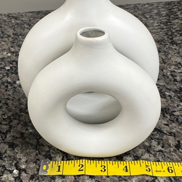 White Ceramic Ring Vases - Set of 3 - Picture 13 of 14